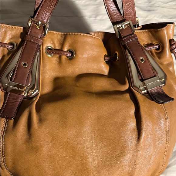 Michael Kors Leather Shoulder Bag - Picture 4 of 16